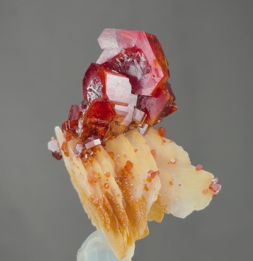 Vanadinite with Barite in perfect Conditions -Vanadinite lovers -